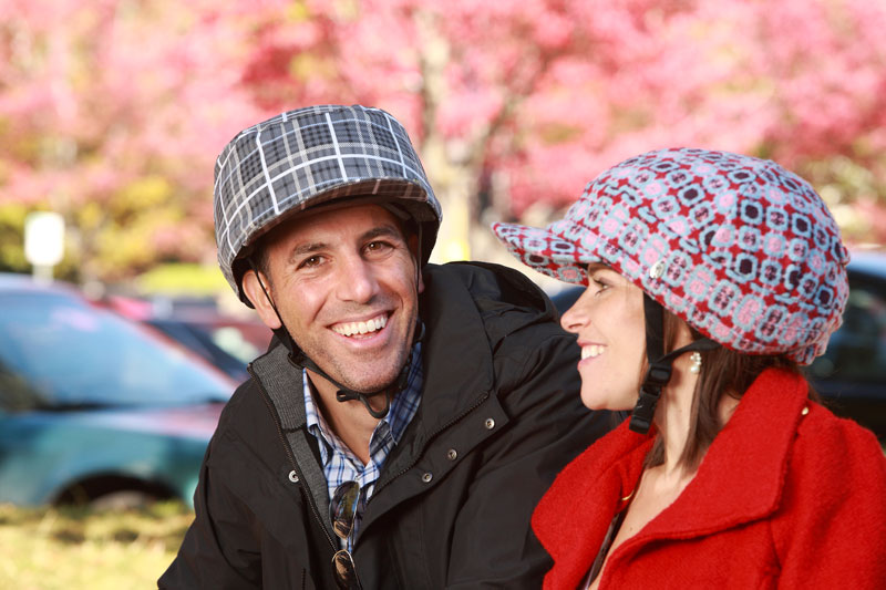 Cycle Helmet Waterproof Grey/Black Plaid Large